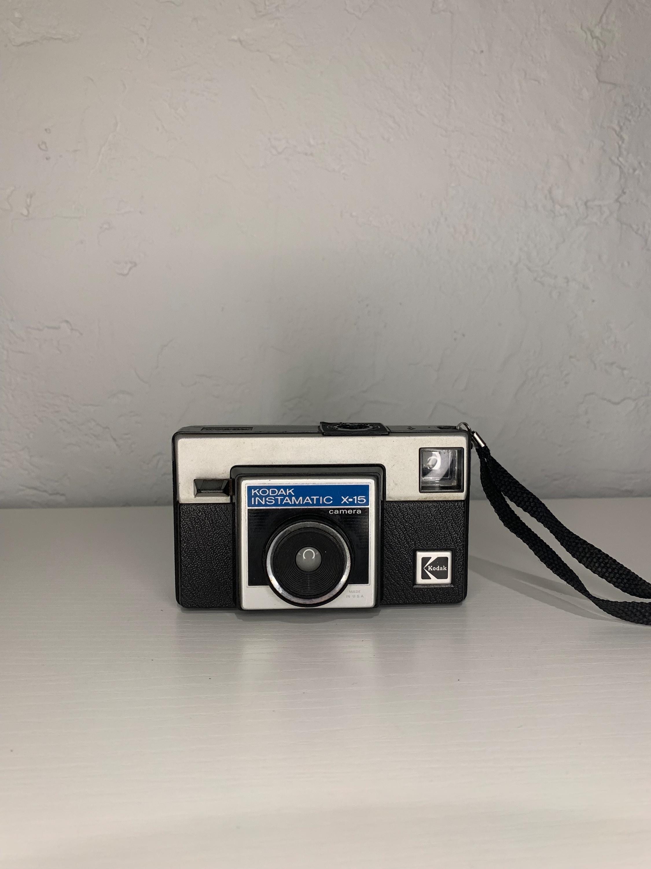 Vintage Kodak Instamatic X-15 Film Camera W/ Pouch