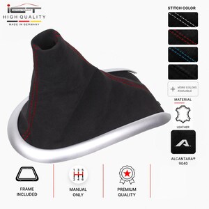 Puede incluir: Una funda para palanca de cambios negra con costuras rojas, montada sobre un marco de color plateado. El producto está etiquetado como material Alcantara 9040. La imagen incluye iconos que indican compatibilidad manual y marco incluido.