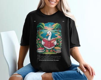 Booklover Duck T-Shirt, Reading Animal Tee, Nature Design