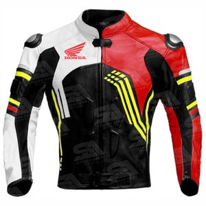 Könnte beinhalten: Eine schwarze, rote und weiße Leder-Motorradjacke mit gelben Akzenten. Die Jacke hat ein Honda-Logo auf der linken Brust.