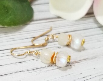 Moonstone and 14k Gold Filled Drop Earrings - Dangle earrings - Simple Wedding Earrings - Gemstone Earrings - Elegant Earrings