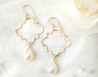 Quartrefoil Moroccan Shape Earrings with Teardrop Freshwater Pearl in 14k Gold Filled