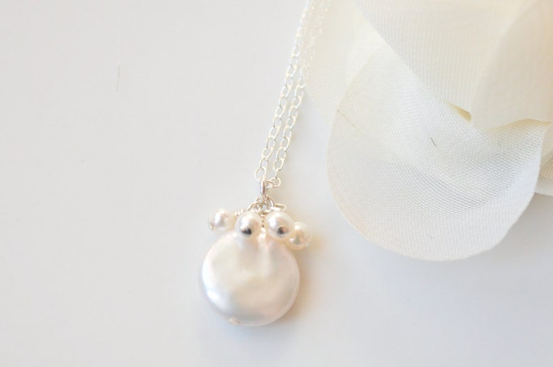 White Coin Pearl & Chain Necklace image 4