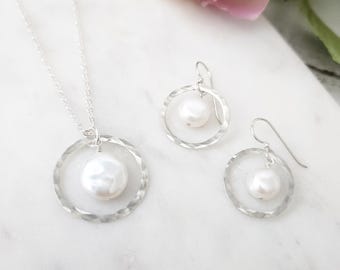 Full Circle Coin Pearl Set in Silver