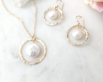 Full Circle Freshwater Coin Pearl Set in Gold