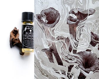 Black Trumpet Chthonic - um delicioso perfume gourmand com infusão de cogumelos - frasco de amostra de 1 ml