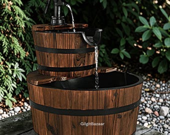 Fuente de exterior de dos niveles con forma de barril, fuente rústica de madera de abeto con bomba eléctrica, ideal para jardín o patio.