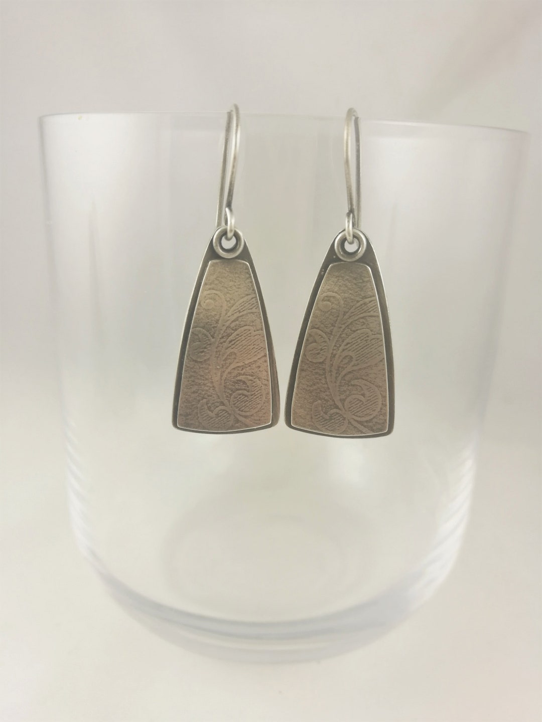 TEXTURED SHINE EARRING-SILVER main image 1
