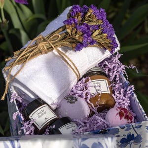 Organic Spa Gift Box for Her Handmade Skincare Natural Beauty Treats Gift for Woman