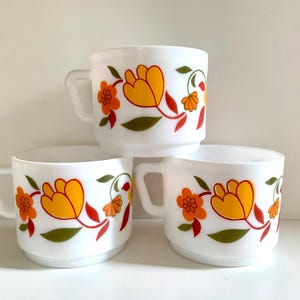 Set of 3 Arcopal vintage coffee cups - made in France