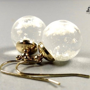 Earrings Snowglobe with snow and water / Gift for her / Birthday gift / childhood memory