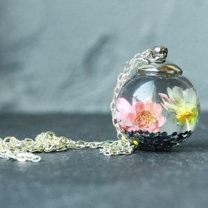 Flower necklace flower jewelry terrarium in cast resin piece garden as a necklace as a gift for her for women girlfriend mother sister image 6