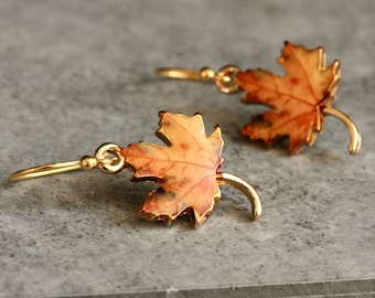 Maple leaf earrings / nature jewelry / forest earrings / gift for her / leaf jewelry / floral jewelry / jewelry enamel