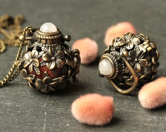 Vintage medallion pussy willow / antique bronze prayer box / gift for her / rose quartz necklace / retro jewelry / original jewelry