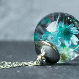 Flower necklace flower jewelry terrarium in cast resin piece garden as a necklace as a gift for her for women girlfriend mother sister