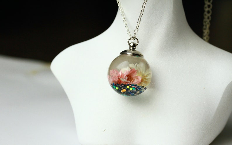 Flower necklace flower jewelry terrarium in cast resin piece garden as a necklace as a gift for her for women girlfriend mother sister image 3