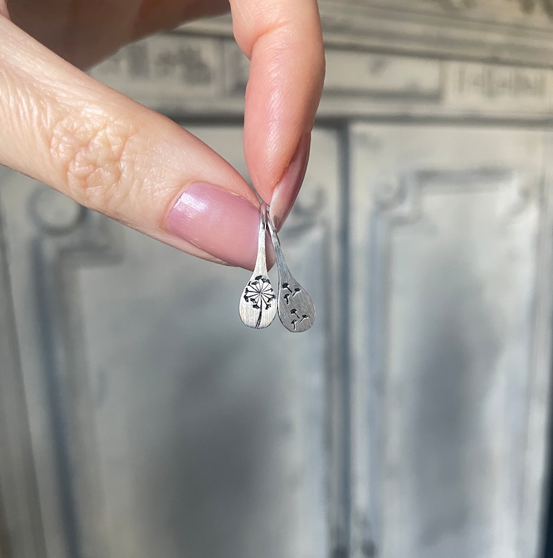 Silver earrings dandelion / Sterling silver hand stamped dandelions / Gift for her / Dandelion jewelry / especially jewelry / Birhtdaygift zdjęcie 2