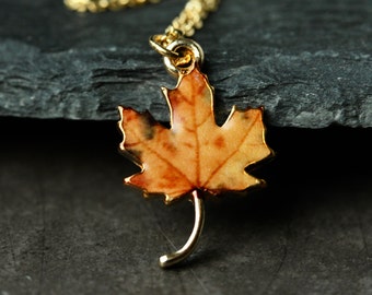 Leaf chain maple enamelled with gold-plated sterling silver chain as a unique gift for women