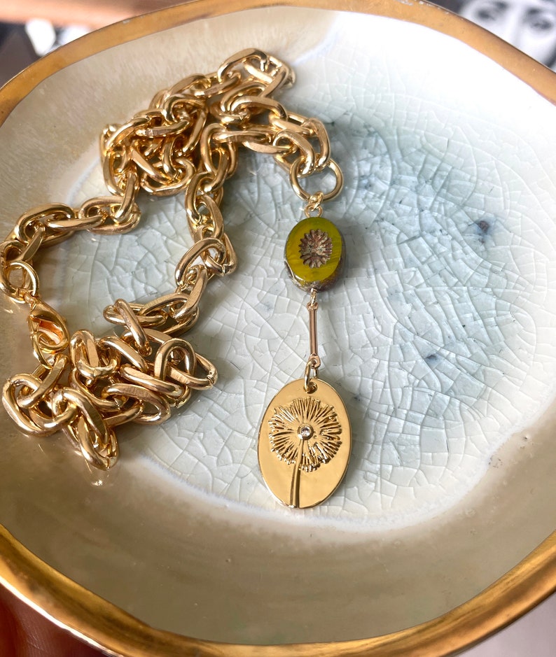 Chaîne d'aspect superposé pissenlit avec chaîne à maillons plaqués or et pierre vintage en olive, une combinaison parfaite et un cadeau noble pour elle image 4