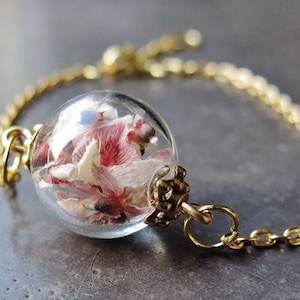 Bracelet with Real Flowers - Broom in a Glass dome