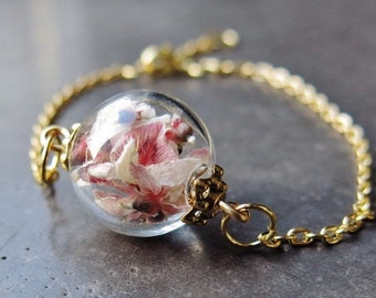 Bracelet with Real Flowers - Broom in a Glass dome