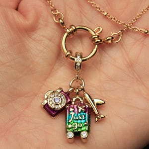 Ketting zomercharme ketting perfect cadeau voor wereldreis reizen vakantie jaar in het buitenland GapYear cadeau voor haar met geëmailleerde multicharme