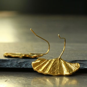 Ohrhänger Ginkgo Blatt Edelstahl echt vergoldet oder verkupfert als außergewöhnliches Geschenk für die Frau und Naturliebhaber Bild 4