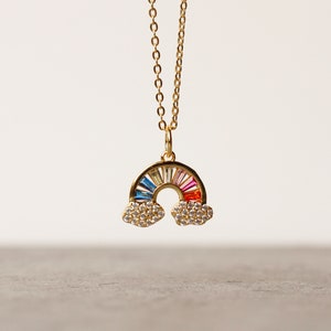 Collar de oro arco iris / regalo para ella / regalo especial / joyería símbolo / collar moderno / collar multipiedra / collar minimalista imagen 4