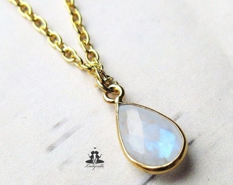 Moonstone necklace sterling silver gold plated / gift for her / celestial necklace / gemstone necklace / birthstone jewelry / minimalist