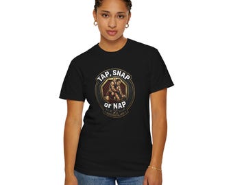 Tik op Snap of Nap-T-shirt | Vintage worstelen badge, grappig worstelcitaat
