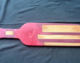 Tabla de quesos con forma de corazón morado