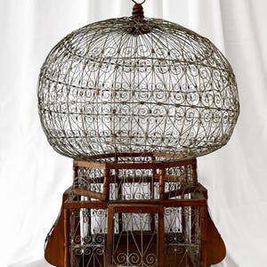 Vintage Victorian-style Birdcage With Wooden Base And Wire Construction | Vintage Oriental Bird Cage