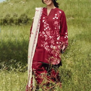 Embroidered Khaddar Unstitched 3 Piece Suit | Ruby Red Winter Kurta Set (Unstitched Fabric)