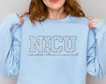 Moletom para Unidade de Terapia Intensiva Neonatal | Blusa de Moletom Estilo Preppy com Bordado Falso para Enfermeiras de UTI Neonatal | Suéter para Enfermeiras Pediátricas | Blusa para Presente para Enfermeiras Pediátricas