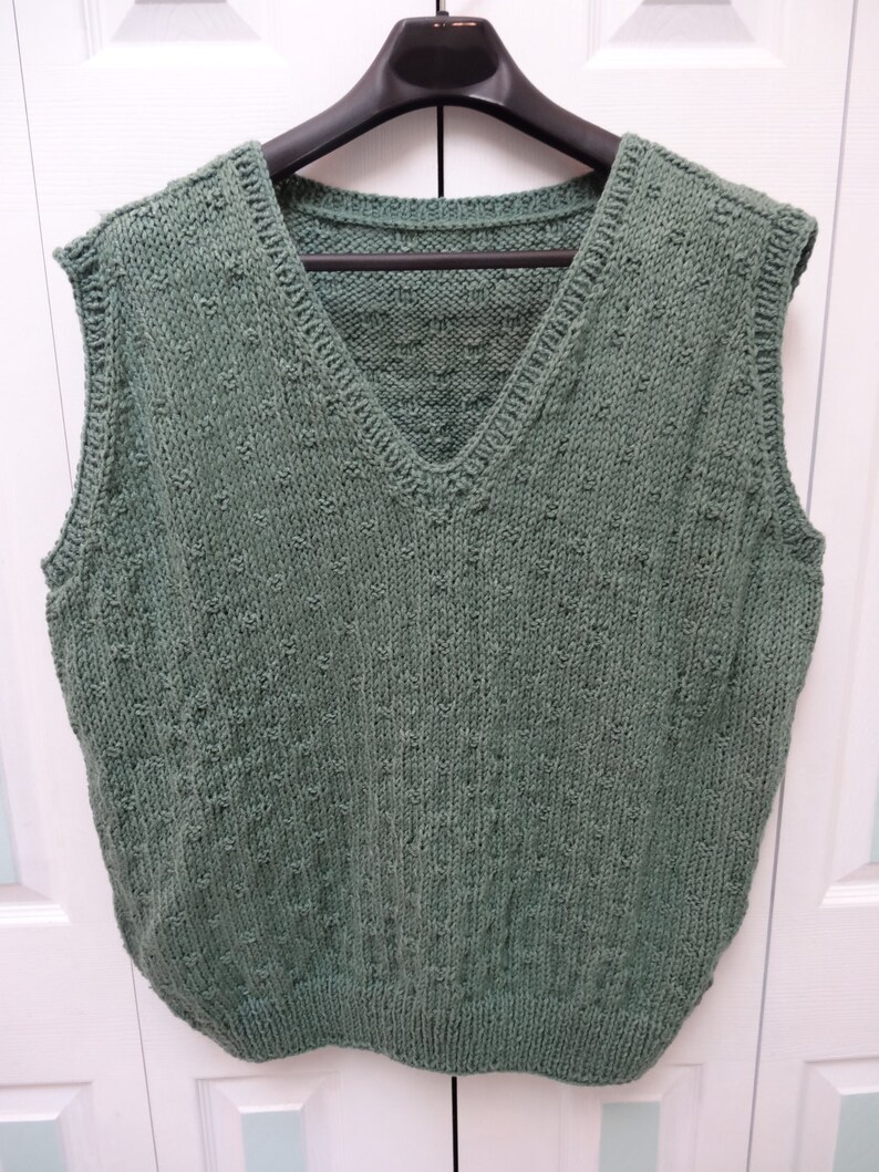 Handknitted, MEN'S, SWEATER Vest, Knit, lt.Sage green, xx extra large, v neck , knitted acrylic and rayon worsted weight yarn image 3