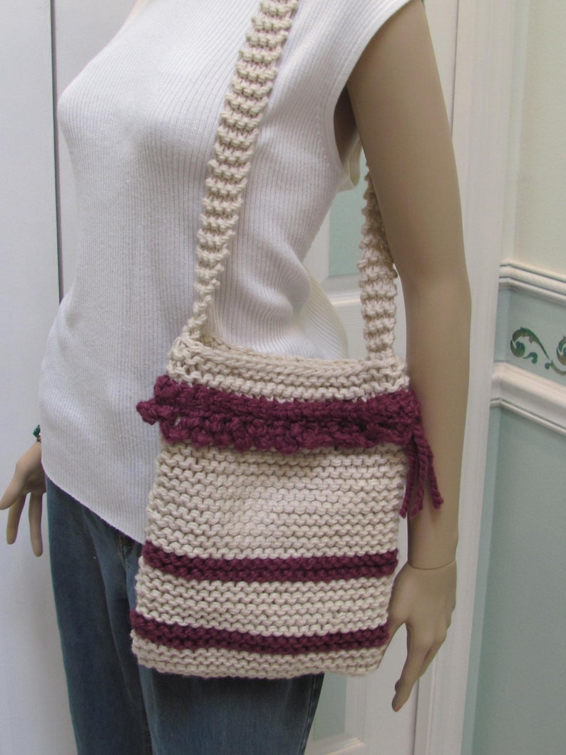 HANDKNITTED SHOULDER BAG: Handbag , Beige Aubergine, bulky yarn , Knitted in beige and aubergine, fully lined with snap fastners image 1