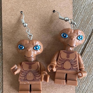 Figur Ohrringe, 80er, extraterrestrisch, retro, Spielzeug, skurril, vintage, niedlich, bunt, witzig.