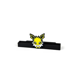 Sammelkartenhalter im Evoli Design | Kartenhalter | Tcg-Kartenhalter | Eeveelutions | Toploader | Magnet Case & PSA/Beckett/CGC/AOG Jolteon (Blitza)