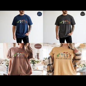 Camiseta Comfort Colors Disney "Tienes un amigo en mí", camiseta de Toy Story Friends, camiseta Comfort Colors con estampado de Woody, Buzz, Jessie, Rex y Bullseye. imagen 5