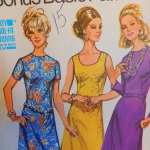 Simplicity 9467 1970&#39;s Sheath Dress Pattern - Scoop Neck dress Pattern - A-line Dress Pattern - Long Sleeve Pattern - Size 40 Bust 44