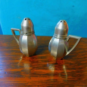 Vintage 1950&#39;s Pewter Salt and Pepper Shakers - Small Sweet little handled Shaker Set - V. Lollo New York