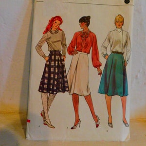 Vogue 8062 1980&#39;s Inverted Pleat Skirt Pattern - A-line Skirt Pattern - Very Easy Vogue Skirt with Pockets Pattern - Size 16 Waist 30