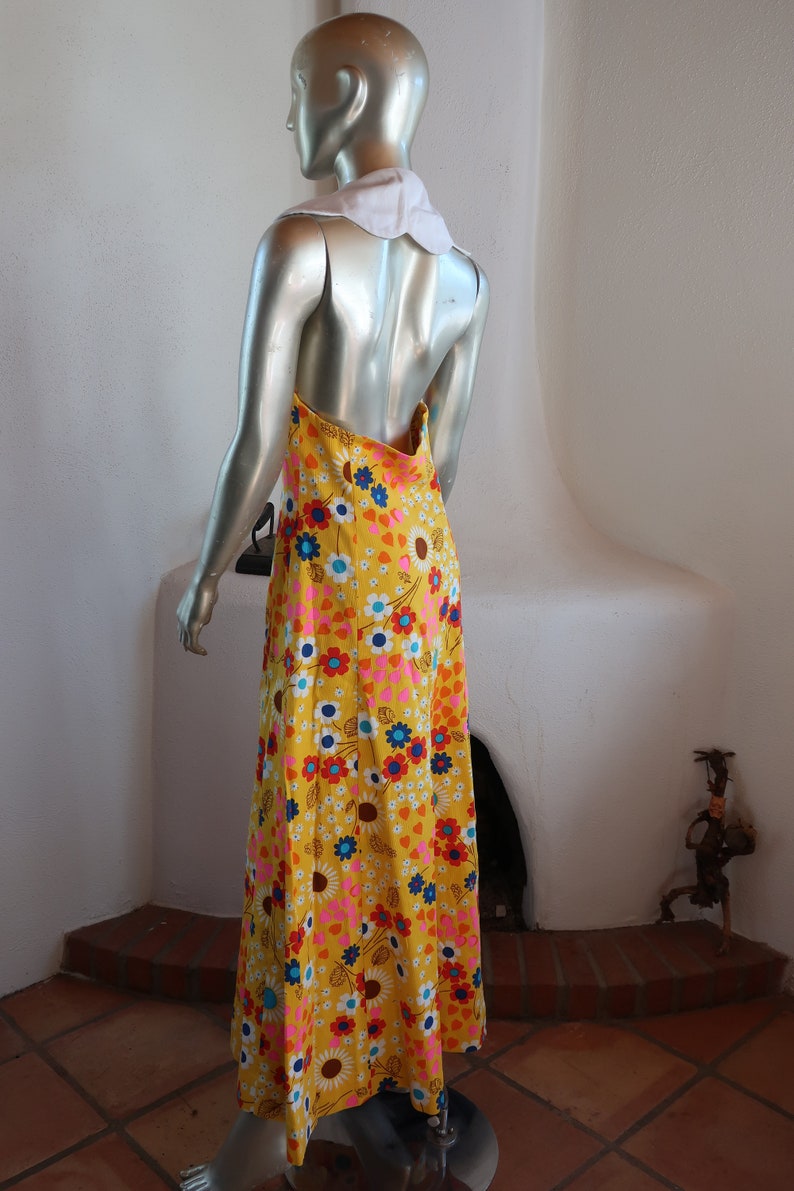 Fantastic Vintage Halter Maxi Dress Late 1960/'s or Early 1970/'s Summer Daisy and Heart Print Halter Maxi Dress SmallMedium