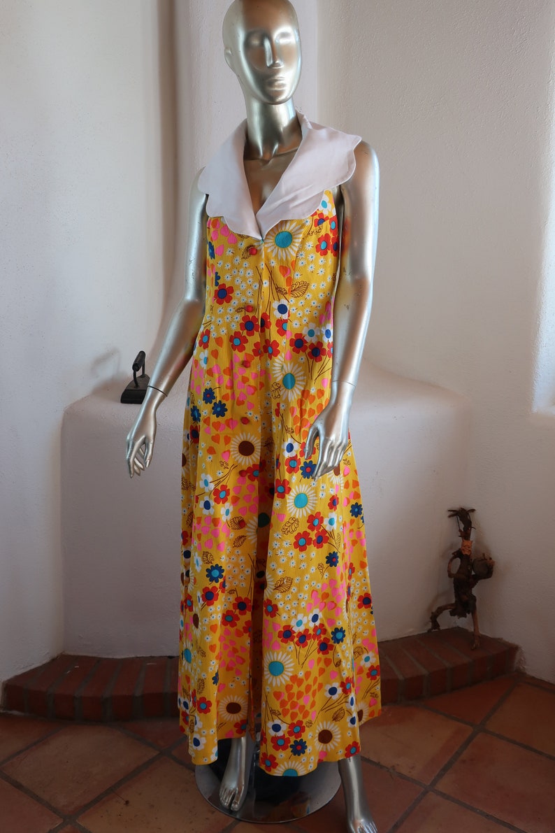 Fantastic Vintage Halter Maxi Dress Late 1960/'s or Early 1970/'s Summer Daisy and Heart Print Halter Maxi Dress SmallMedium