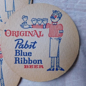 Posavasos vintage Pabst Blue Ribbon - Posavasos redondos de cartón PBR - Artículos de bar vintage Pabst - Lote de seis posavasos