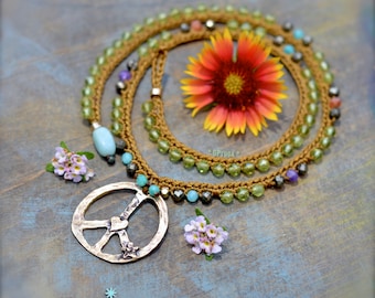PEACE Sign NECKLACE. Peridot necklace. Shanti spirit. Love Unity Friendship. Yoga Meditation. Artisan necklace. Micro crochet jewelry GPyoga