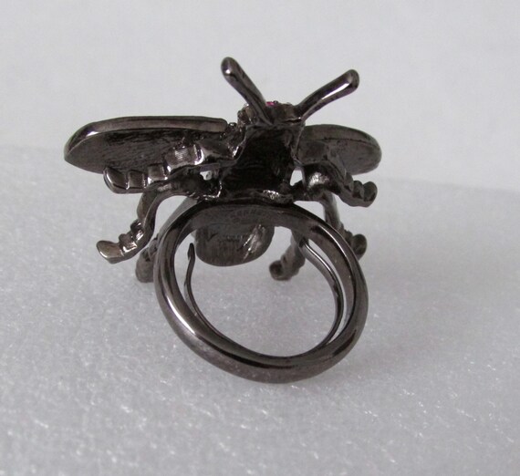 KJL ring , Bee set with fuchsia colour rhinestone… - image 3