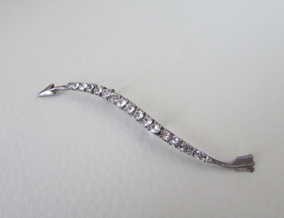 Arrow brooch , vintage, silver metal , clear crys… - image 1