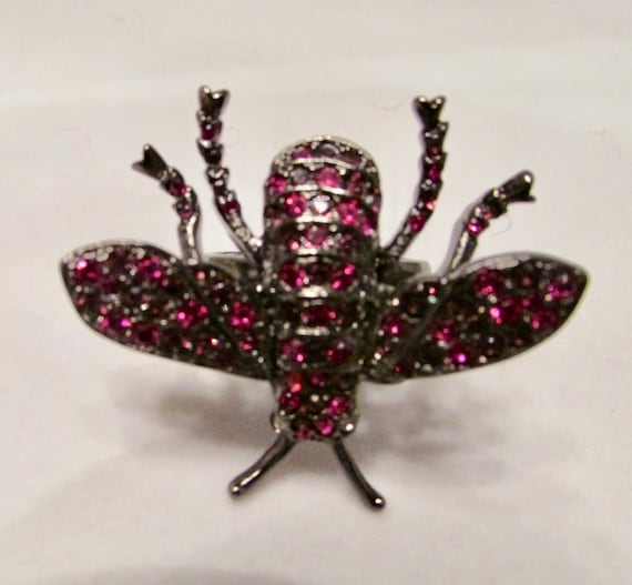 KJL ring , Bee set with fuchsia colour rhinestone… - image 1