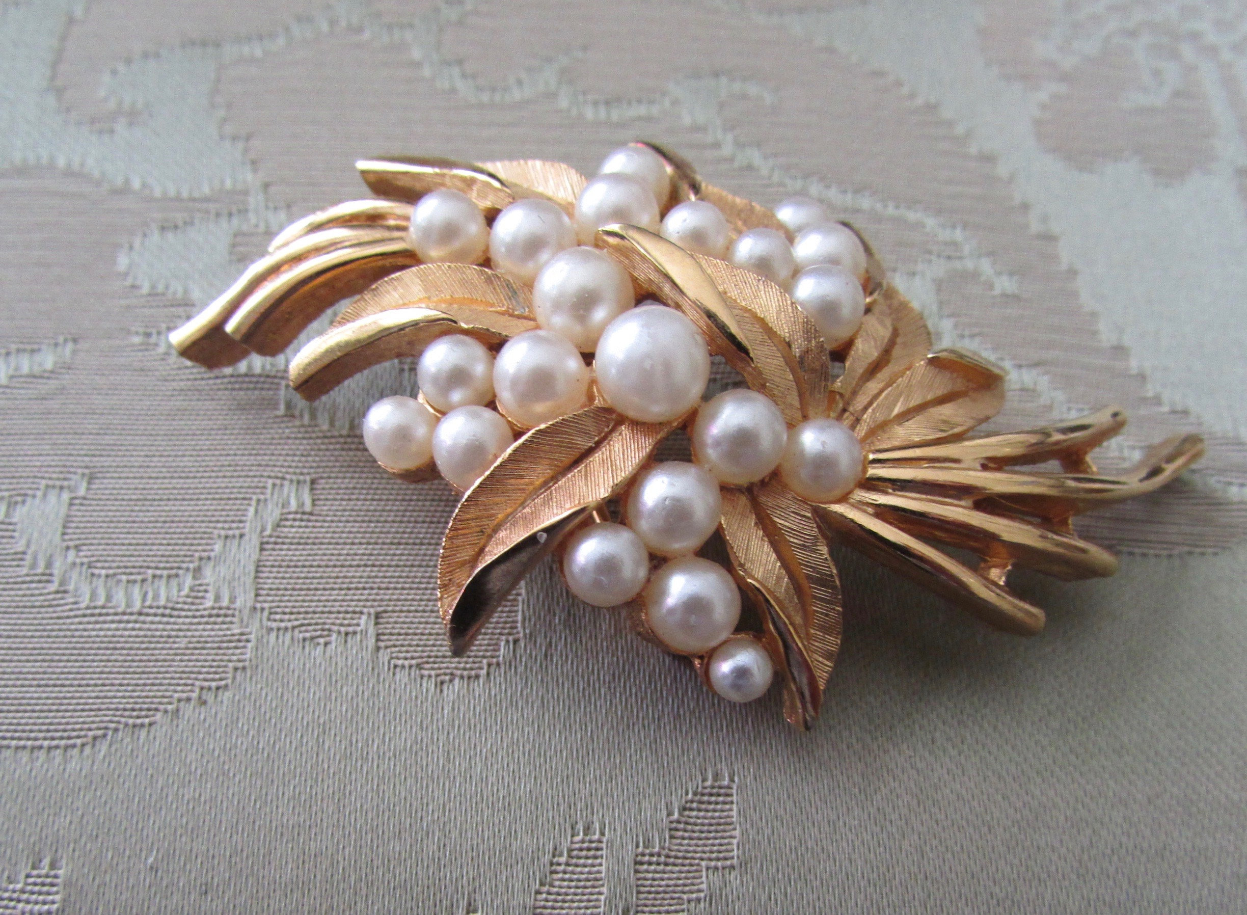 Trifari Brooch - Etsy Canada